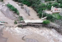 Creciente del río provocó derrumbe de puente en El Chilar, Tolimán