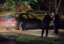 Hallan sin vida a 2 hombres al interior de auto en Yautepec