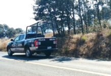Mueren 2 personas en choque frontal en Amealco
